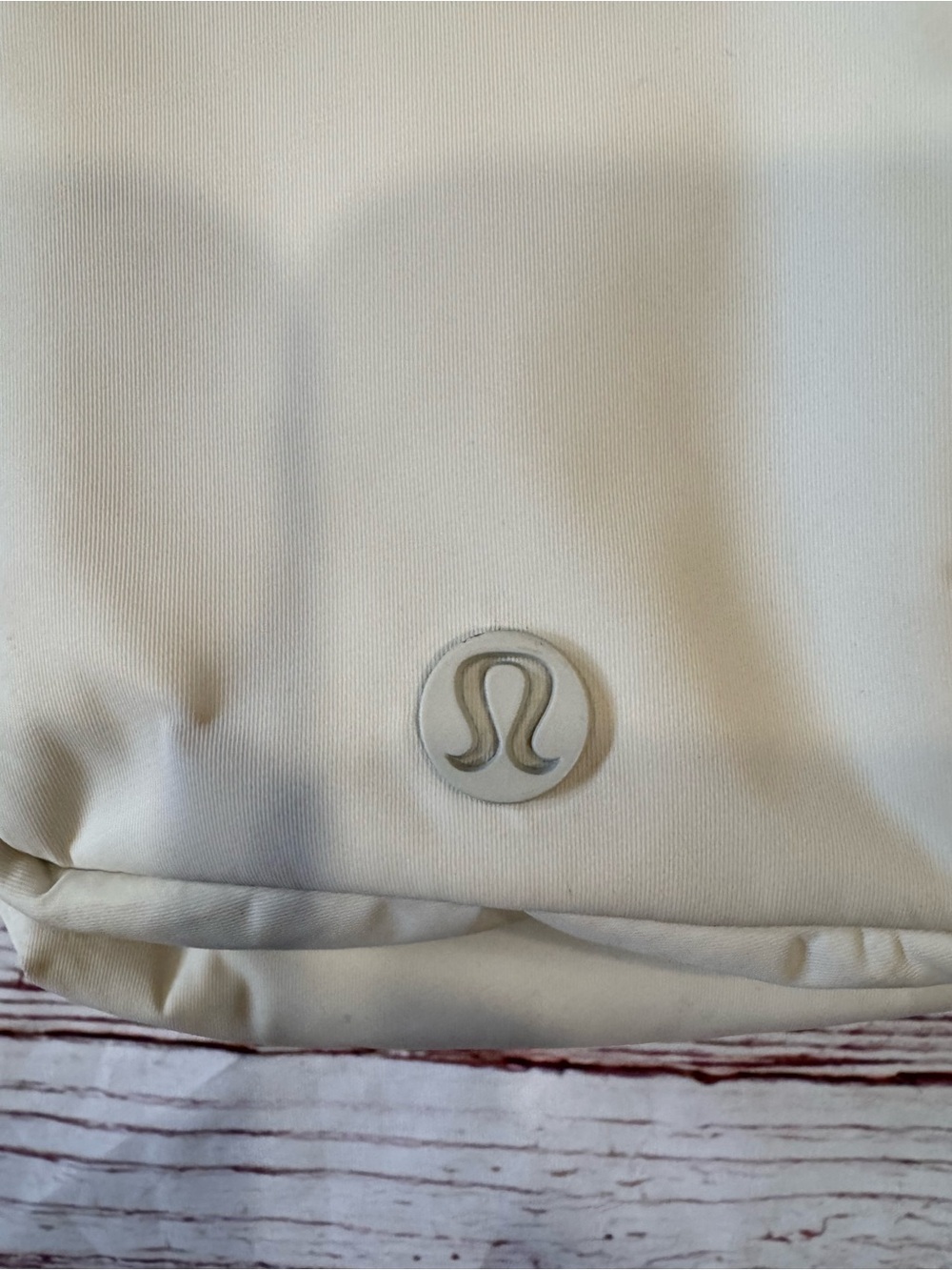 Lululemon Water Bottle Crossbody with Front Pocket 2L in Light Ivory - Picture 4 of 9